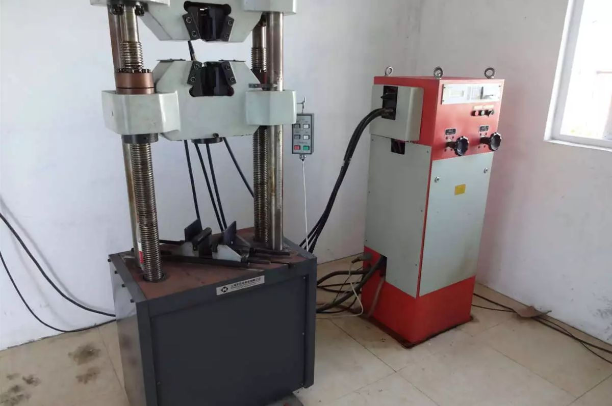 Universal tensile testing machine